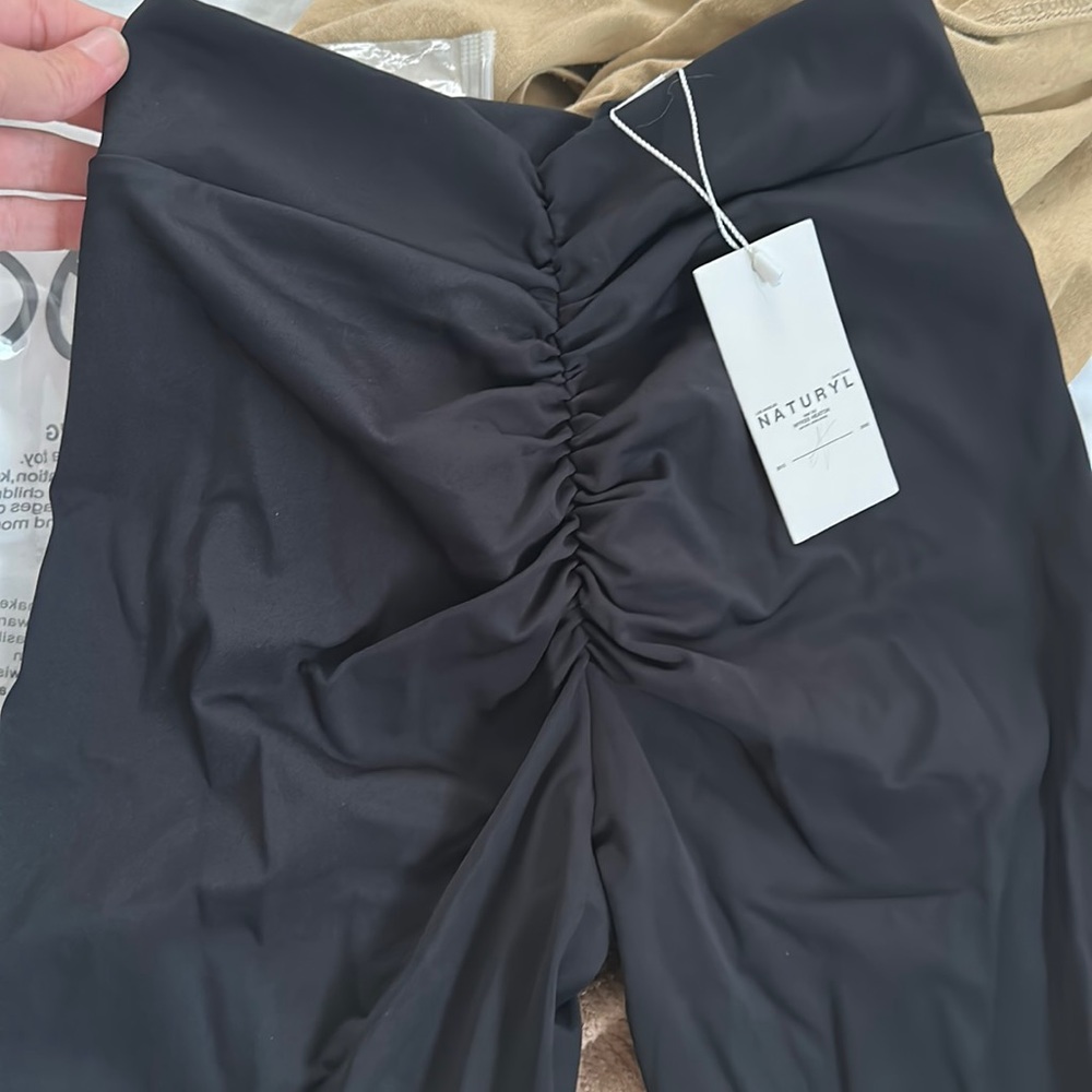Natural by niykee Harton sold out leggings